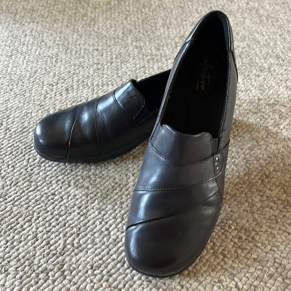 Clarks Ultimate Comfort Slip-Ons- size 10